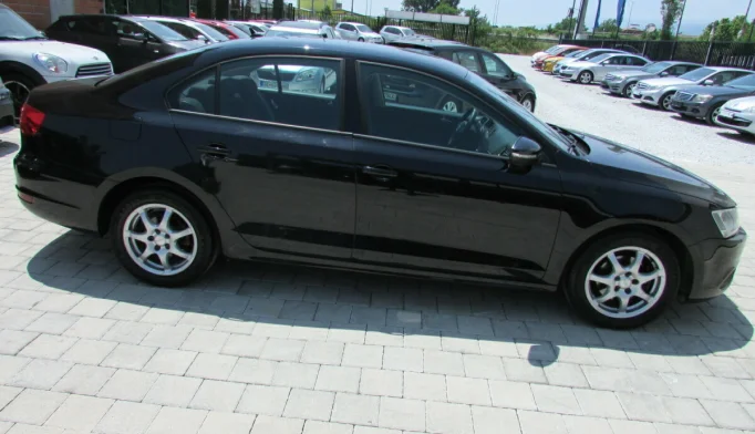 Volkswagen Jetta  - 2011