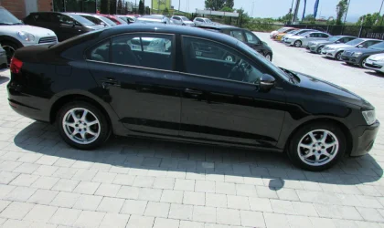 Volkswagen Jetta  - 2011