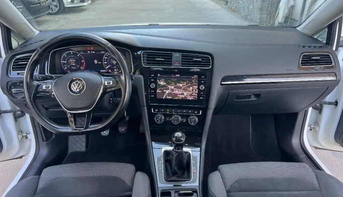 Volkswagen Golf  - 2018