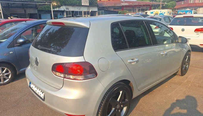 Volkswagen Golf  - 2009