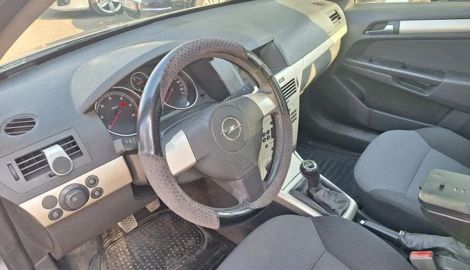 Opel Astra  - 2008