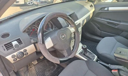 Opel Astra  - 2008