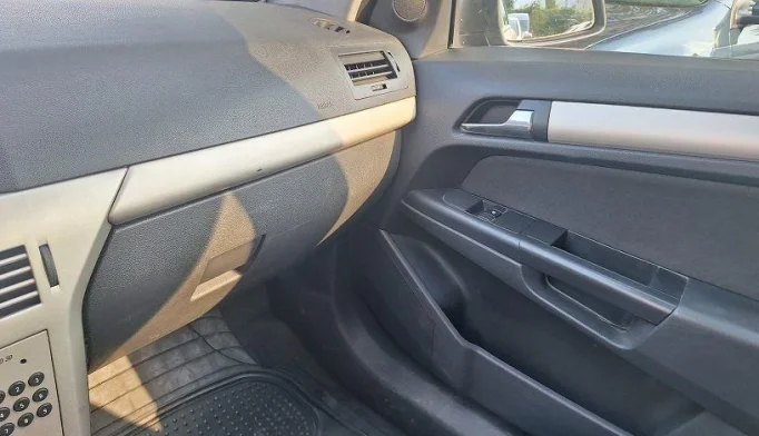 Opel Astra  - 2008