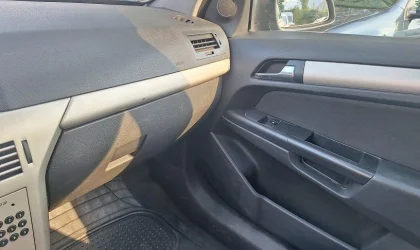 Opel Astra  - 2008