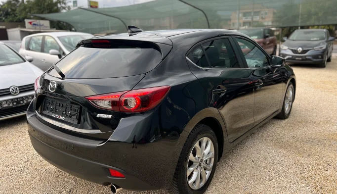 Mazda 3  - 2016