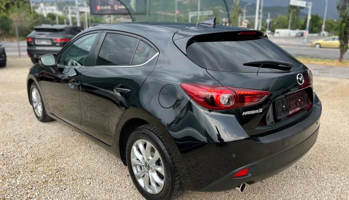 Mazda 3  - 2016