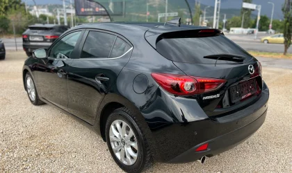 Mazda 3  - 2016
