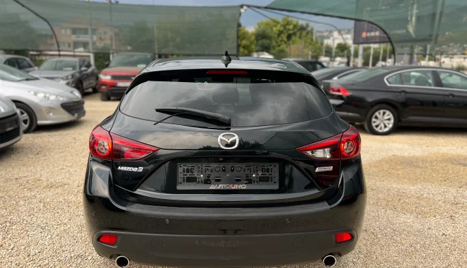 Mazda 3  - 2016