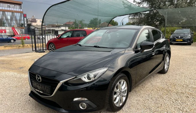 Mazda 3  - 2016