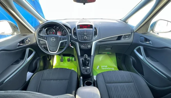 Opel Zafira Life  - 2011