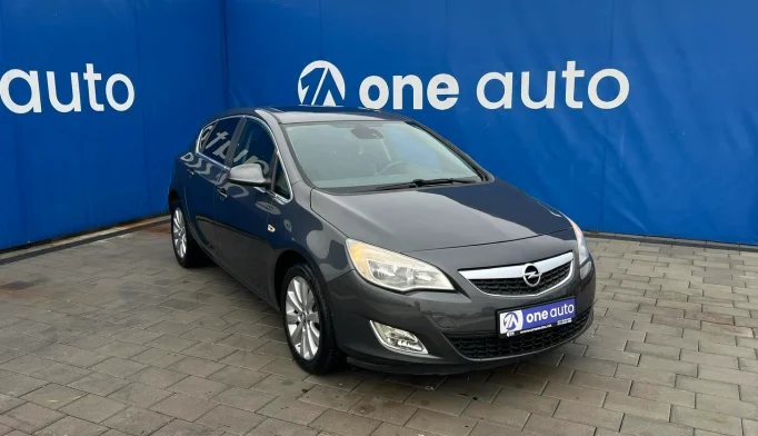Opel Astra  - 2010