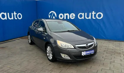 Opel Astra  - 2010