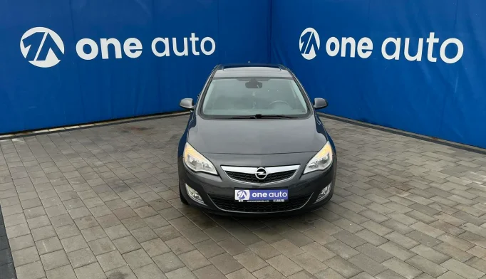 Opel Astra  - 2010