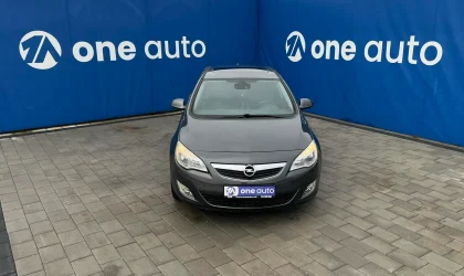 Opel Astra  - 2010