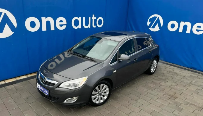 Opel Astra  - 2010