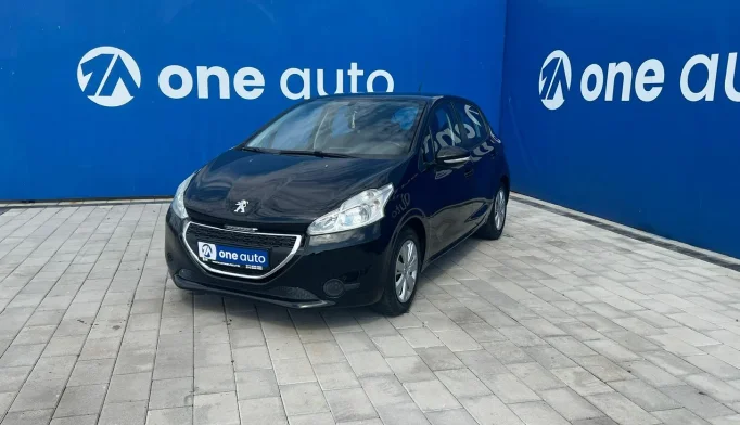 Peugeot 208   - 2012